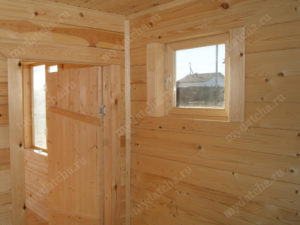 Деревянное окно 600х600 мм.